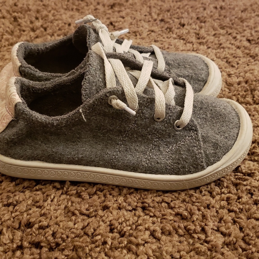 Slip ons